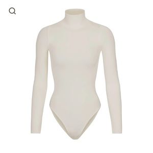 NWOT SKIMS MOC  TURTLENECK BODYSUIT SIZE L/XL color BONE